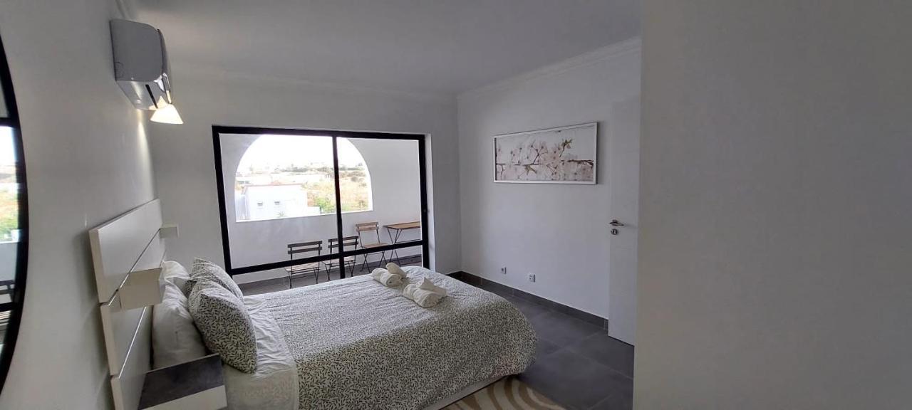 Enjoy Pool, Beach And More At This Nice Apartment Only 3 Minutes From Mareta'S Beach Sagres Exterior photo