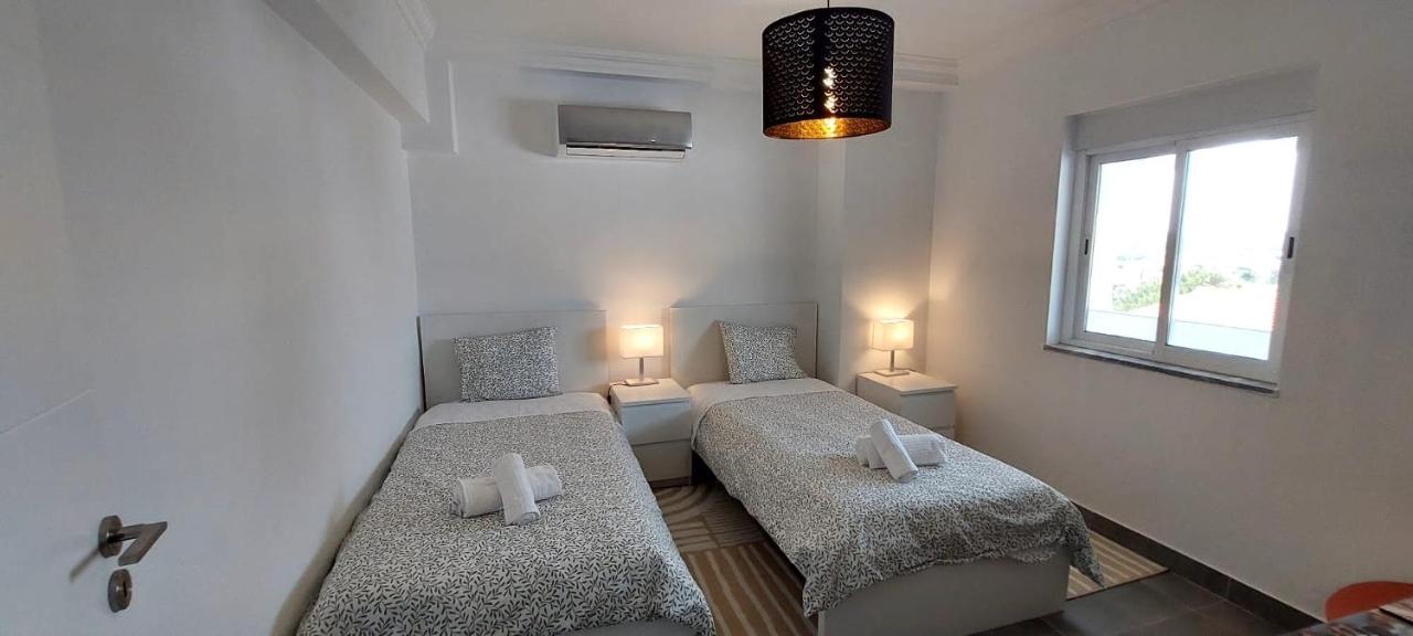 Enjoy Pool, Beach And More At This Nice Apartment Only 3 Minutes From Mareta'S Beach Sagres Exterior photo